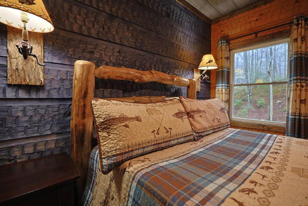 Rustic Modern Cabin With Hot Tub Near Rafting And Great Smokey Mountains Bryson City Extérieur photo
