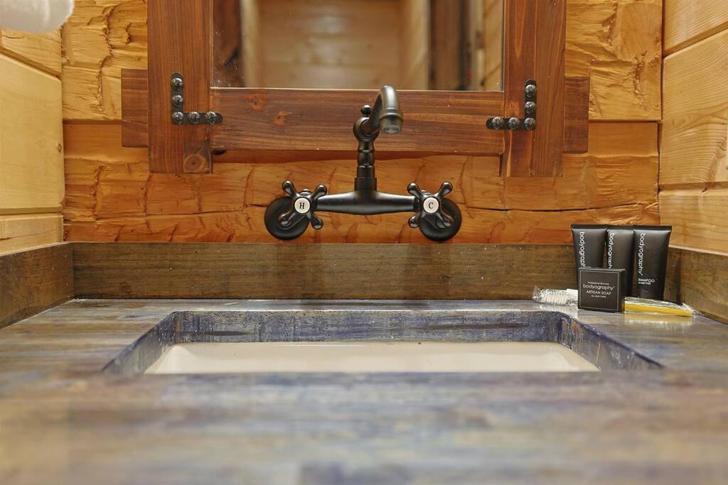 Rustic Modern Cabin With Hot Tub Near Rafting And Great Smokey Mountains Bryson City Extérieur photo