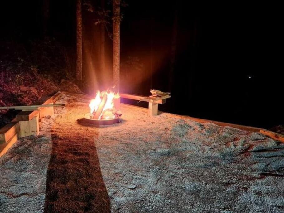 Rustic Modern Cabin With Hot Tub Near Rafting And Great Smokey Mountains Bryson City Extérieur photo